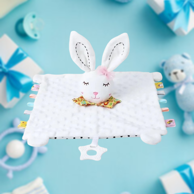 Le doudou lapin représente ce cadeau précieux qui va bien au-delà des premiers mois.