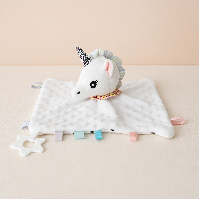 doudou licorne expose sa multifonctionalité: Contrastes, étiquettes colorées et anneau de dentition