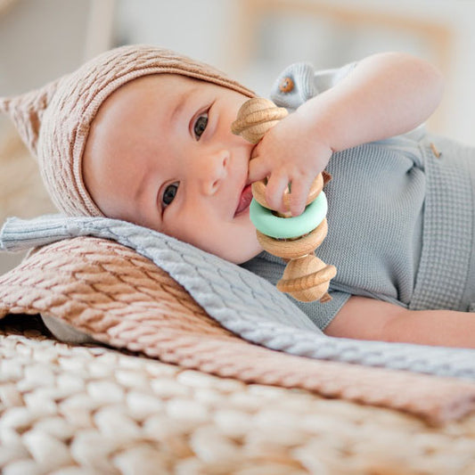 Hochet pour bebe, une approche educative