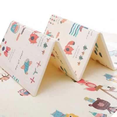 Mousse  tapis bebe au format pliable qui se renge partout et sans éffort suplémentaire.