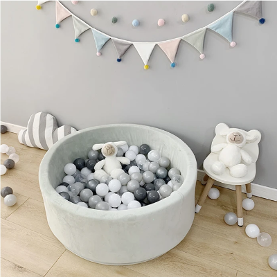 Piscine a balle pour bebe decor beige
