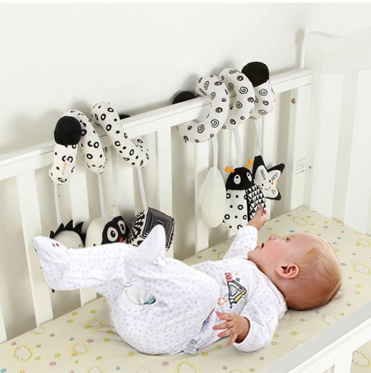Spirale d'activité bébé noir-blanc et jouets éducatifs