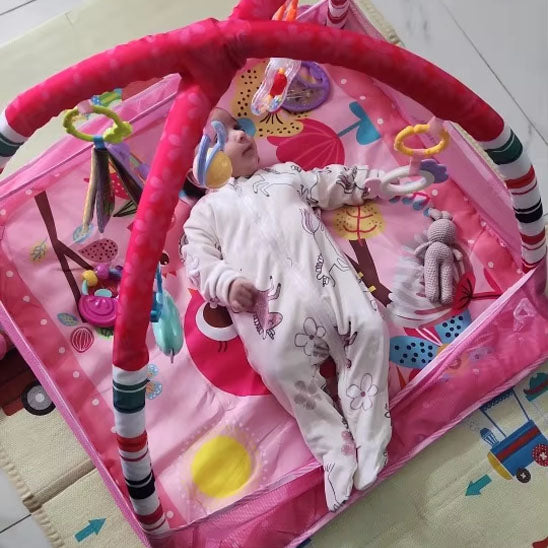 tapis eveil bebe captive sa curiosite