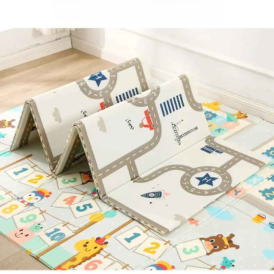 Tapis mousse bébé  structure douce, flexible et imperméable.